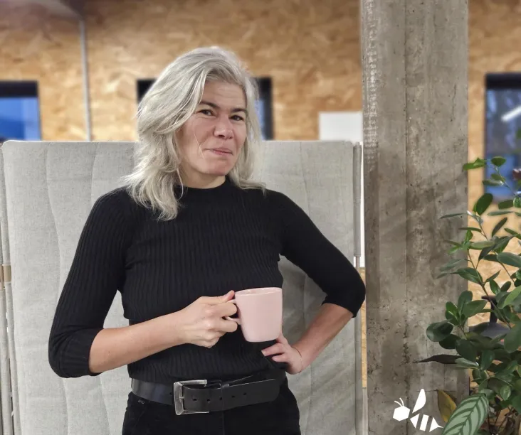 Foto van Wendy in het TBA kantoor