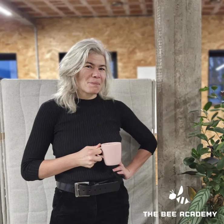 Foto van Wendy in het TBA kantoor
